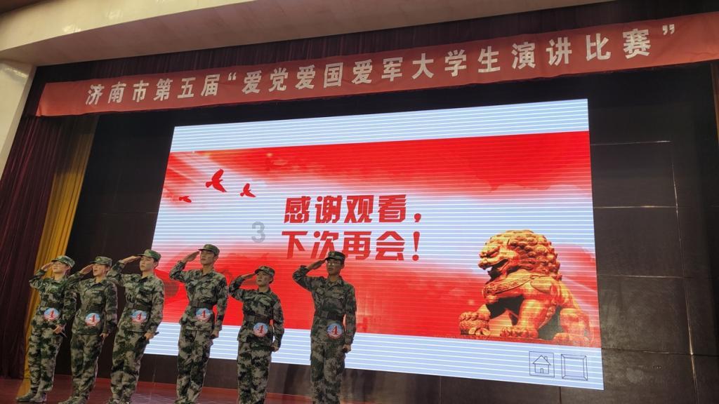 男子被饭店服务员一句话惹怒,狂点36碗面条,一口未吃,结账走人