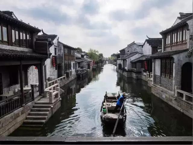 逃出上锁的现代房间3